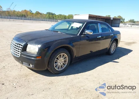 2010 Chrysler 300 Touring from USA, damaged, VIN 2C3CA4CD5AH105635